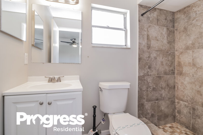 2,900/Mo, 3837 Stonemont Dr Cocoa, FL 32926 Master Bathroom View