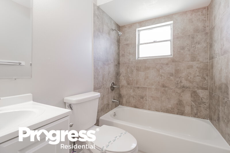 2,900/Mo, 3837 Stonemont Dr Cocoa, FL 32926 Bathroom View