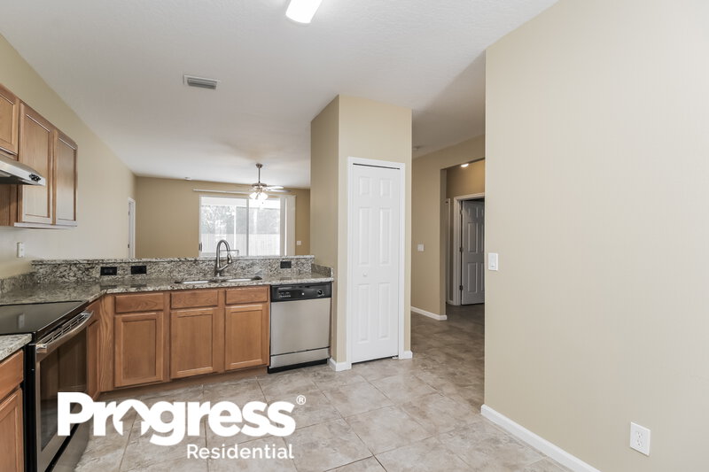 2,005/Mo, 3917 Mt Carmel Ln Melbourne, FL 32901 Dining Room View 2