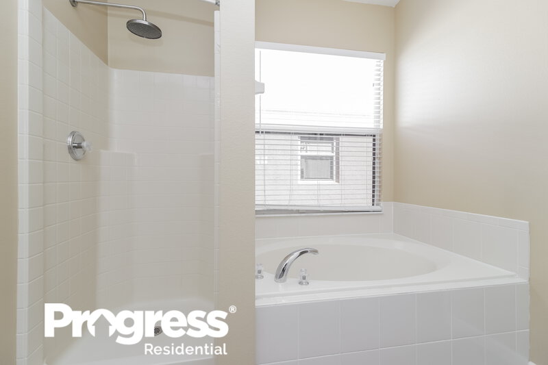 2,005/Mo, 3917 Mt Carmel Ln Melbourne, FL 32901 Master Bathroom View 2