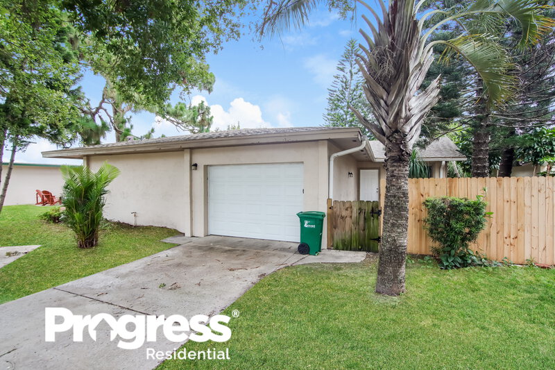 3,070/Mo, 225 Bayhead Dr Melbourne, FL 32940 Front View