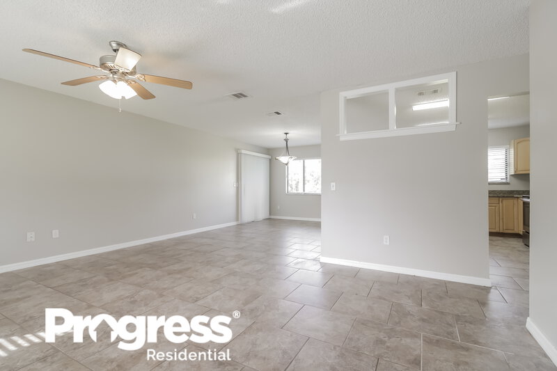 1,635/Mo, 806 Cochran Rd SE Palm Bay, FL 32909 Living Room View 3