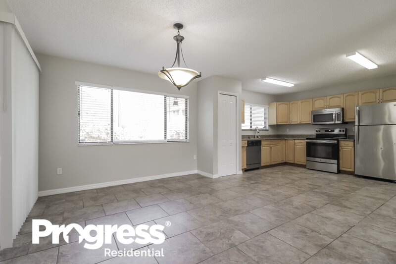 1,635/Mo, 806 Cochran Rd SE Palm Bay, FL 32909 Dining Room View 3