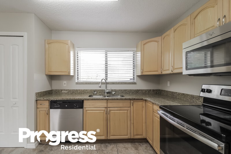1,635/Mo, 806 Cochran Rd SE Palm Bay, FL 32909 Kitchen View