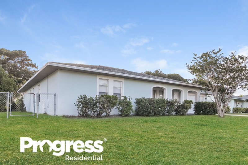 2,345/Mo, 540 NE California Avenue Palm Bay, FL 32907 Front View 2