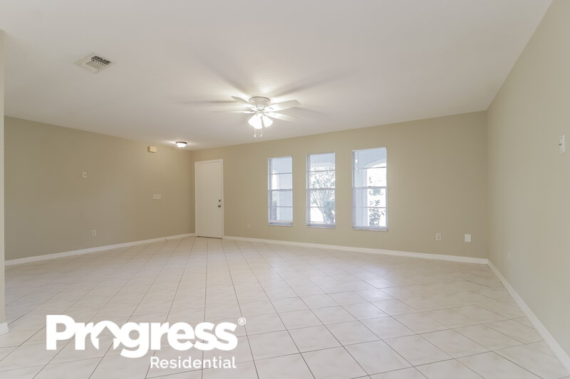 2,345/Mo, 540 NE California Avenue Palm Bay, FL 32907 Living Room View 6