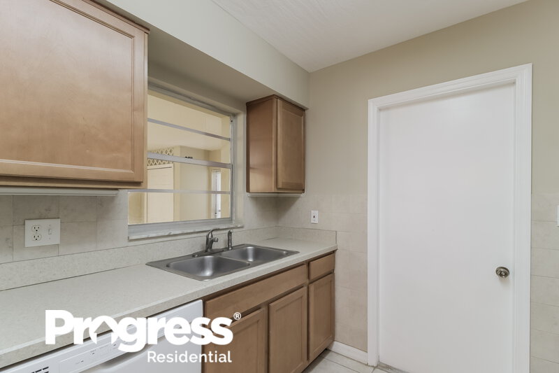 2,345/Mo, 540 NE California Avenue Palm Bay, FL 32907 Kitchen View 2