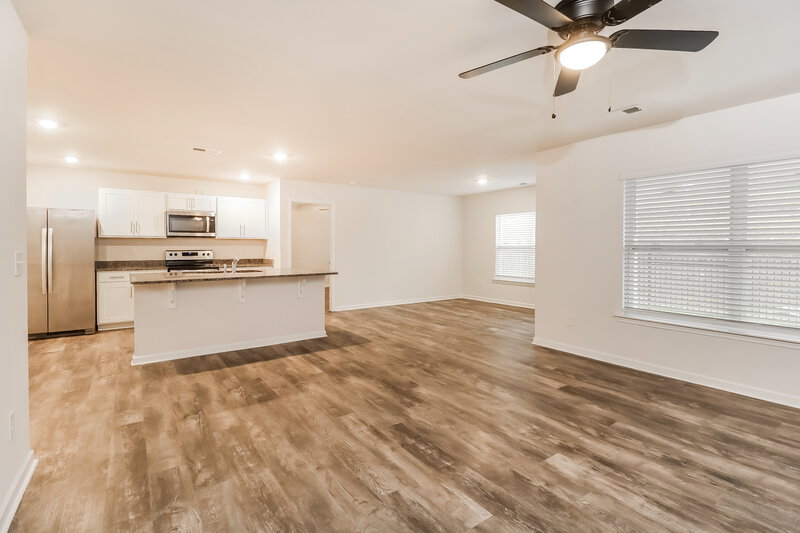 2,830/Mo, 207 Broomsedge St Fairview, NC 28730 Living Room View