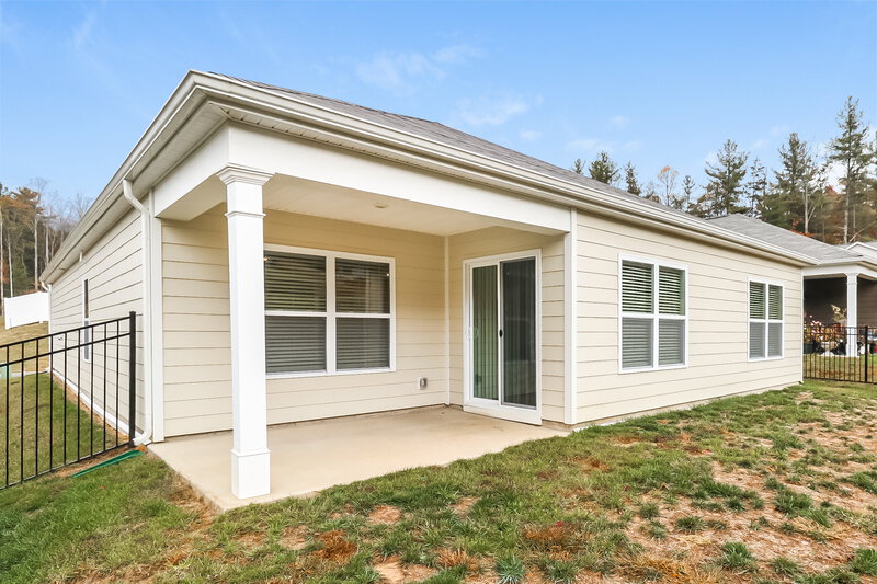 2,830/Mo, 207 Broomsedge St Fairview, NC 28730 Rear View