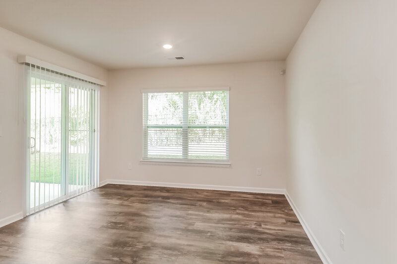 3,850/Mo, 123 Switchgrass Loop Fairview, NC 28730 Dining Room View