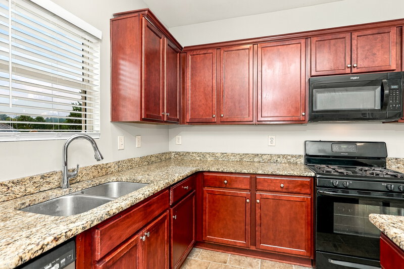 2,065/Mo, 3523 Walking Stick Way Auburn, GA 30011 Kitchen View 2