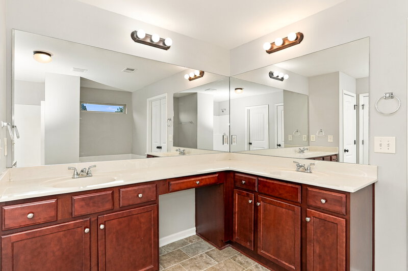 2,065/Mo, 3523 Walking Stick Way Auburn, GA 30011 Primary Bathroom View 2