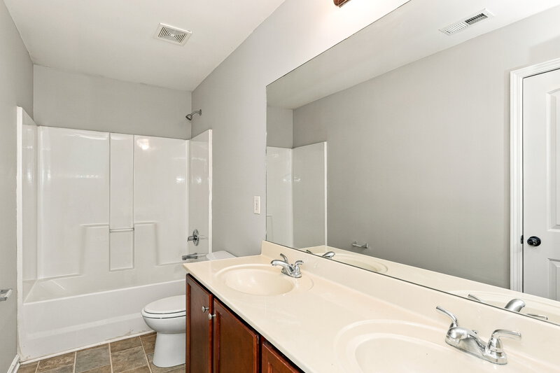 2,065/Mo, 3523 Walking Stick Way Auburn, GA 30011 Bathroom View 2