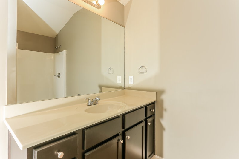 2,165/Mo, 3512 Sandy Bank Dr Auburn, GA 30011 Bathroom View 2