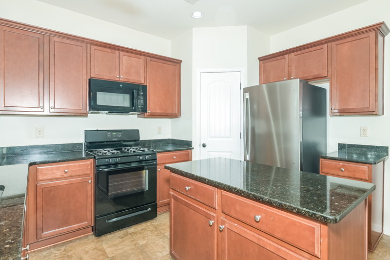 2,760/Mo, 3563 Walking Stick Way Auburn, GA 30011 Kitchen View 2