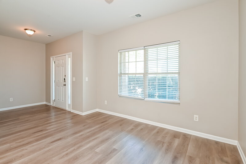 2,220/Mo, 929 Walking Stick Trl Auburn, GA 30011 Family Room View