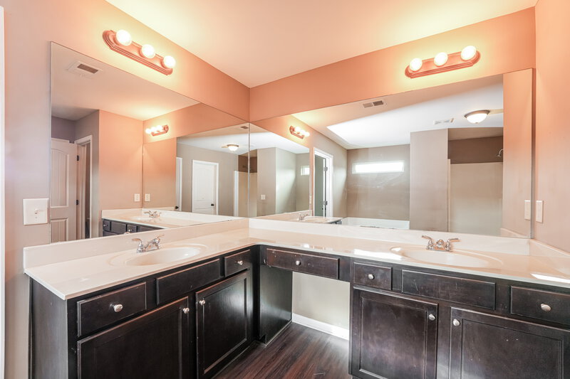 2,180/Mo, 981 Rock Elm Dr Auburn, GA 30011 Kitchen View