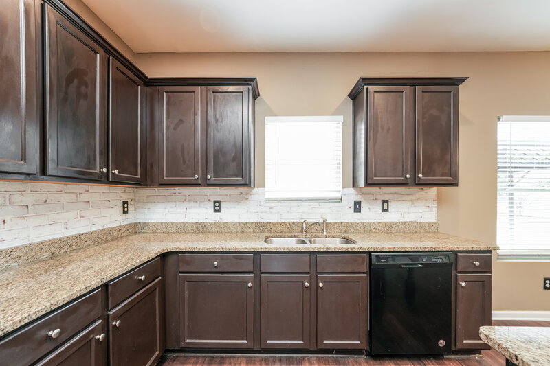 2,180/Mo, 981 Rock Elm Dr Auburn, GA 30011 Kitchen View 3