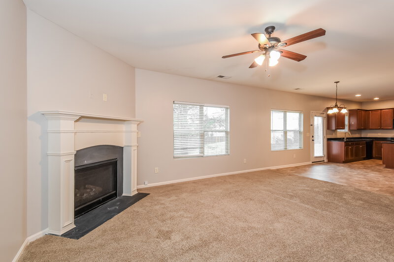 2,155/Mo, 990 Rock Elm Dr Auburn, GA 30011 Living Room View