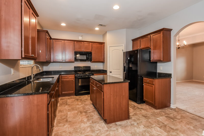 2,155/Mo, 990 Rock Elm Dr Auburn, GA 30011 Kitchen View