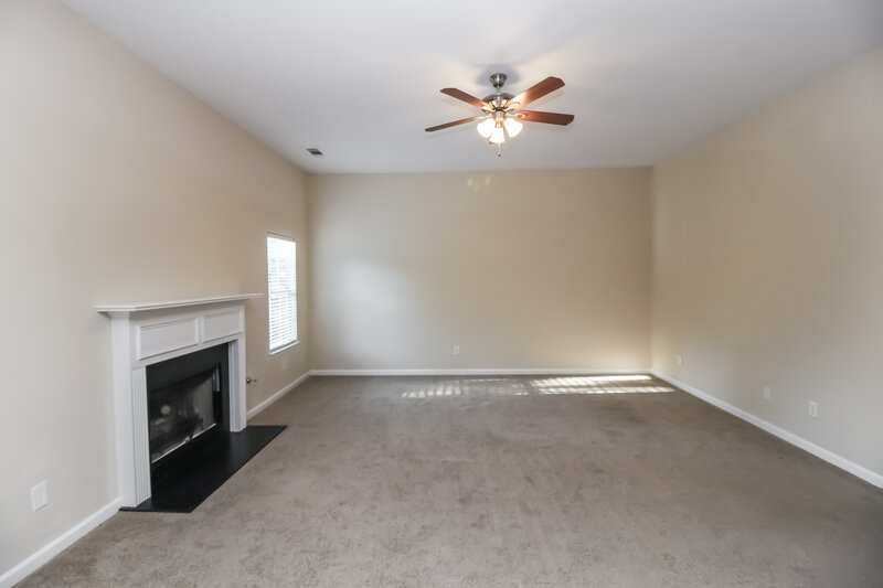2,740/Mo, 4940 Hopewell Manor Dr Cumming, GA 30028 Family Room View