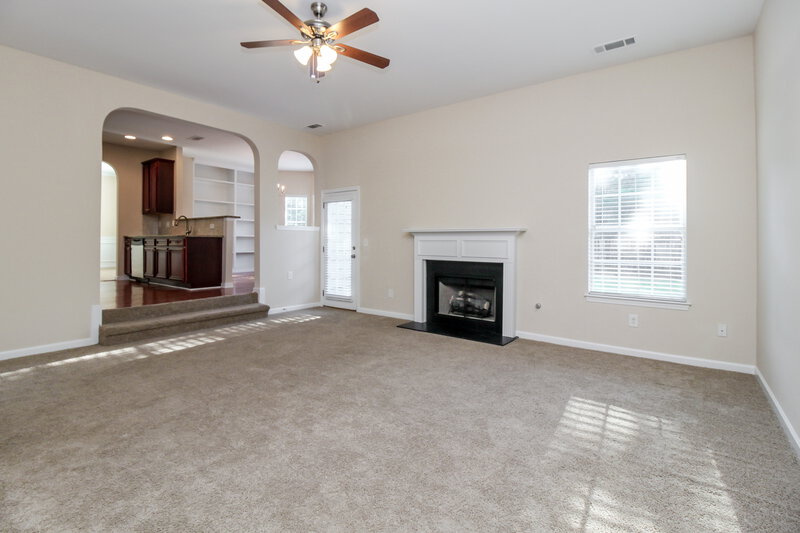 2,740/Mo, 4940 Hopewell Manor Dr Cumming, GA 30028 Family Room View 2