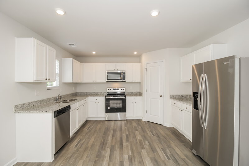2,055/Mo, 188 Fields Xing Dallas, GA 30132 Kitchen View