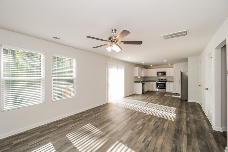 2,055/Mo, 222 Fields Xing Dallas, GA 30132 Living Room View