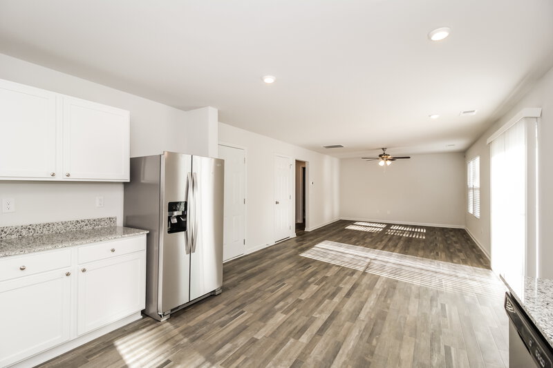 2,055/Mo, 222 Fields Xing Dallas, GA 30132 Kitchen View 3