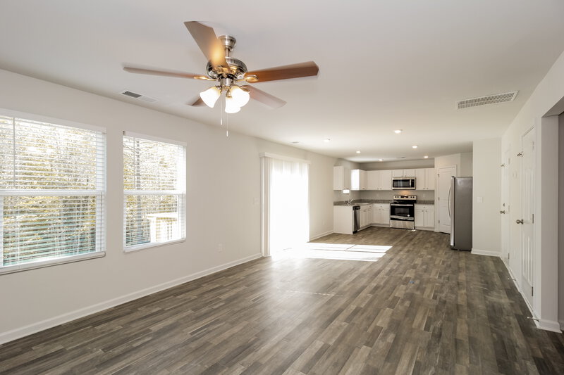 2,130/Mo, 168 Fields Xing Dallas, GA 30132 Living Room View