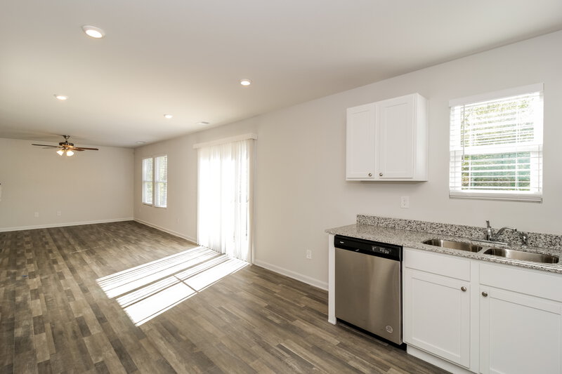 2,130/Mo, 168 Fields Xing Dallas, GA 30132 Kitchen View 3