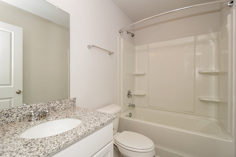 2,130/Mo, 168 Fields Xing Dallas, GA 30132 Bathroom View
