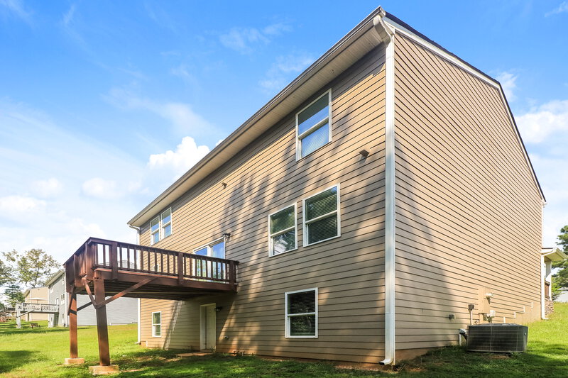 2,120/Mo, 168 Fields Xing Dallas, GA 30132 Rear View