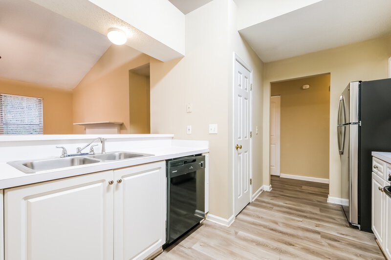 1,850/Mo, 2419 Serenity Way NW Acworth, GA 30101 Kitchen View