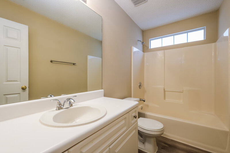 1,850/Mo, 2419 Serenity Way NW Acworth, GA 30101 Bathroom View