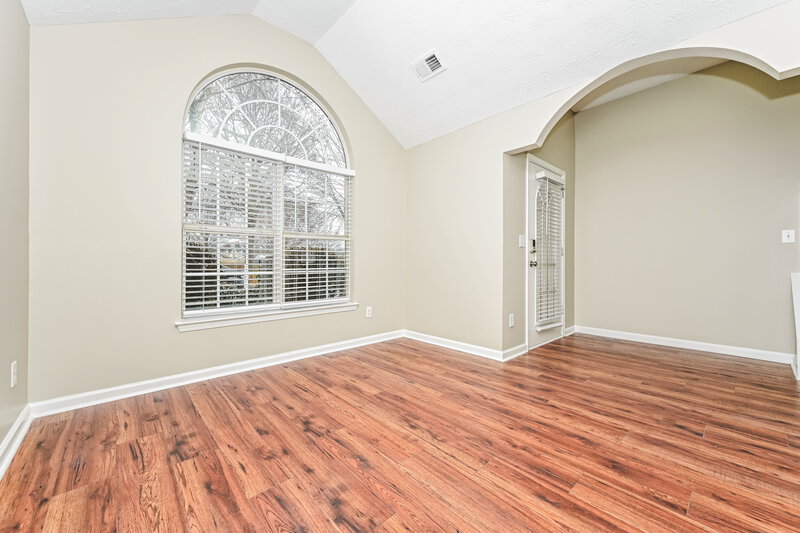 1,880/Mo, 330 Greenway Dr Covington, GA 30016 Living Room View 2