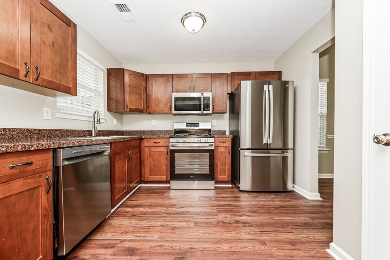 1,880/Mo, 330 Greenway Dr Covington, GA 30016 Kitchen View