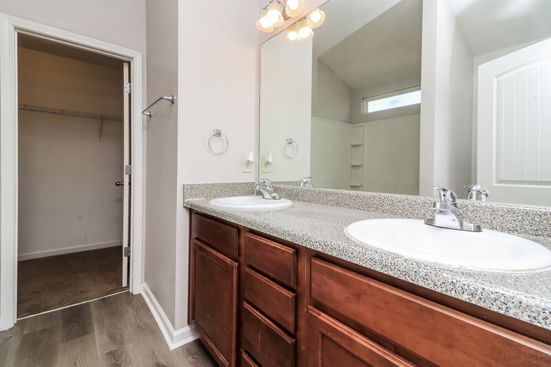 1,825/Mo, 98 High Point Way Hiram, GA 30141 Main Bathroom View