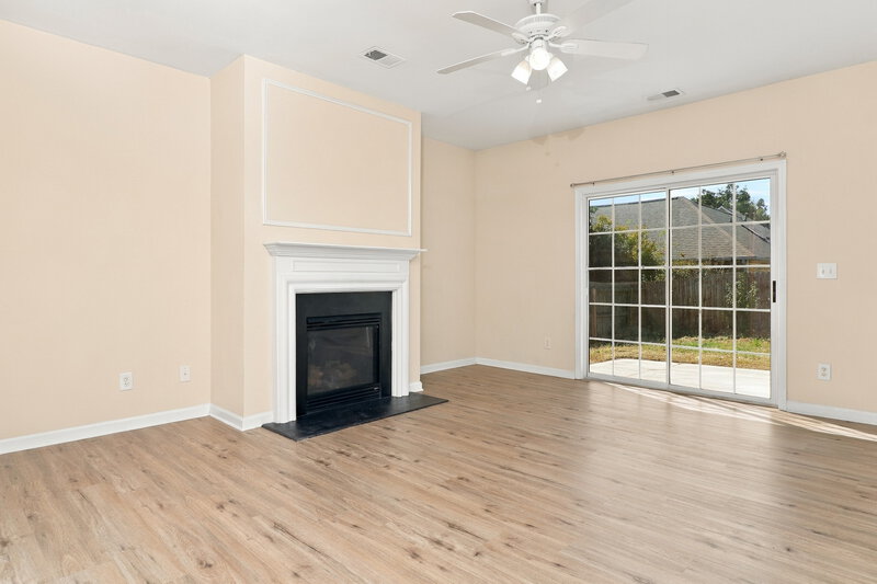 1,990/Mo, 254 Highland Falls Dr Hiram, GA 30141 Living Room View