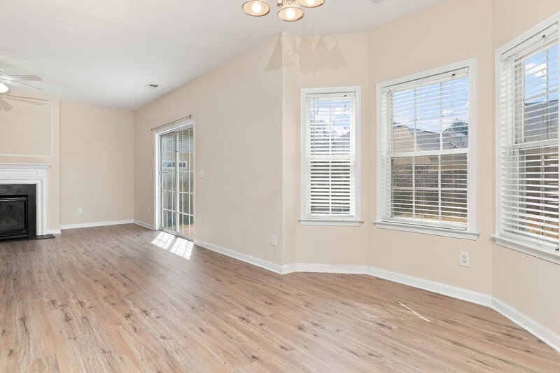 1,990/Mo, 254 Highland Falls Dr Hiram, GA 30141 Dining Room View 2
