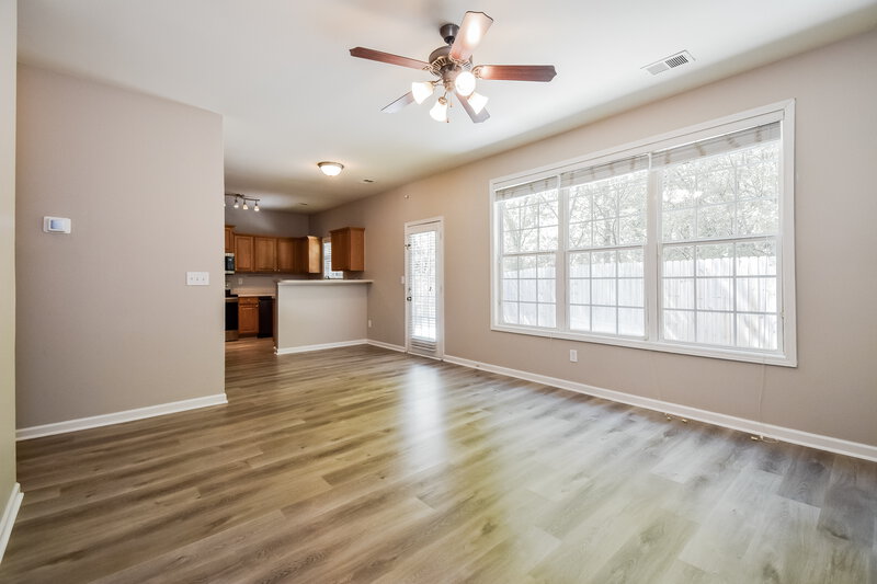 3,030/Mo, 6933 Grand Hickory Dr Braselton, GA 30517 Living Room View 2
