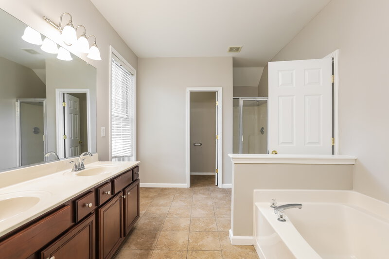 2,650/Mo, 6049 Brookmere Ln Mableton, GA 30126 Main Bathroom View