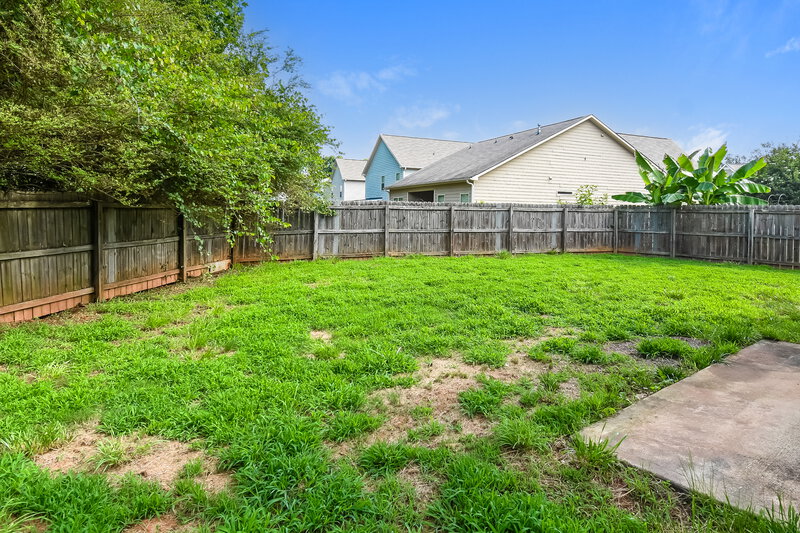 2,150/Mo, 24 Quail Bend Loop Dallas, GA 30157 Backyard View