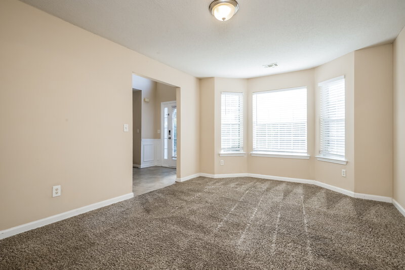 2,270/Mo, 369 Kentwood Springs Dr Hampton, GA 30228 Office View