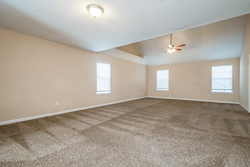 2,270/Mo, 369 Kentwood Springs Dr Hampton, GA 30228 Main Bedroom View 2