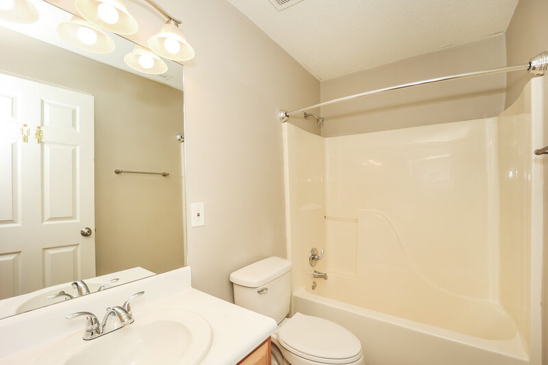 2,285/Mo, 5027 Hyacinth Ln Austell, GA 30106 Bathroom View