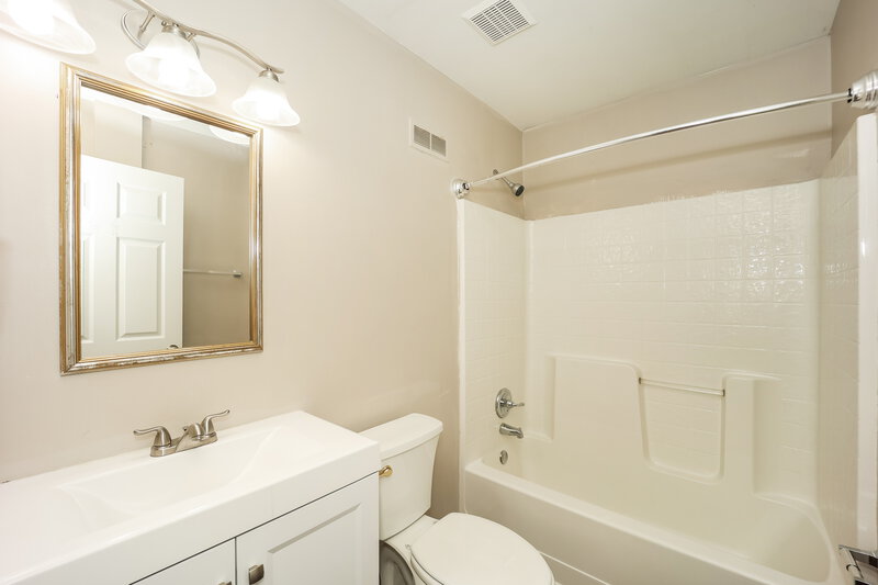 2,285/Mo, 5027 Hyacinth Ln Austell, GA 30106 Bathroom View 2