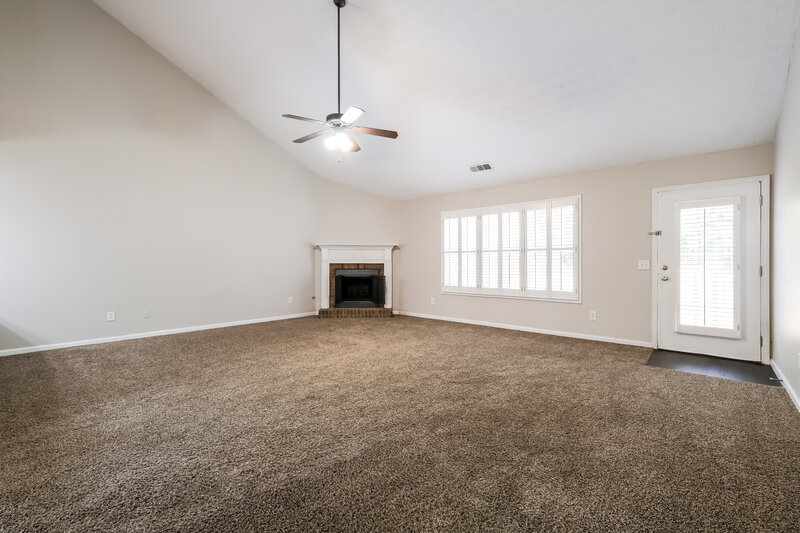 2,015/Mo, 111 Village Dr Canton, GA 30114 Living Room View