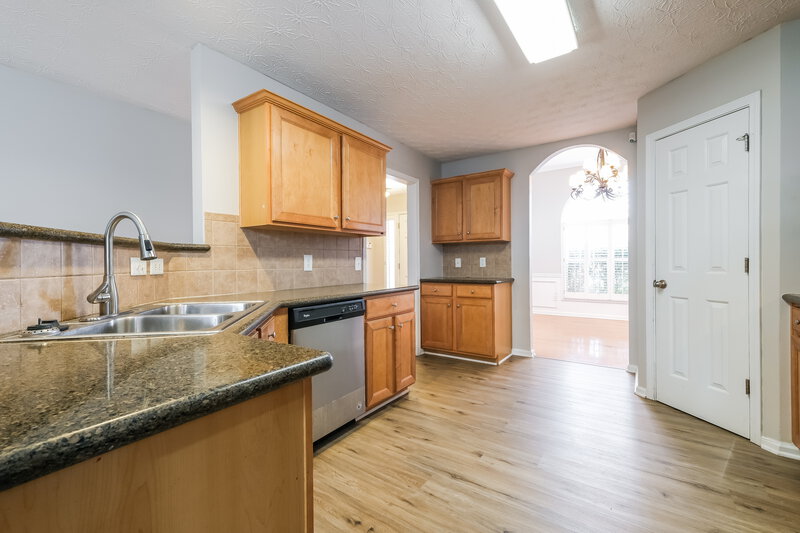 2,015/Mo, 111 Village Dr Canton, GA 30114 Kitchen View 2