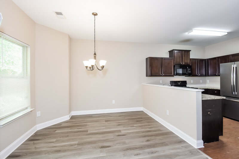 2,100/Mo, 125 Bethany Manor Dr Ball Ground, GA 30107 Dining Room View